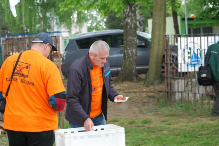 Czyścimy Jezioro Dominickie 2013