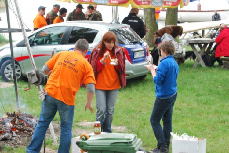 Czyścimy Jezioro Dominickie 2013