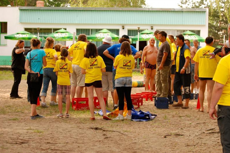 Czyścimy Jezioro Dominickie 2012