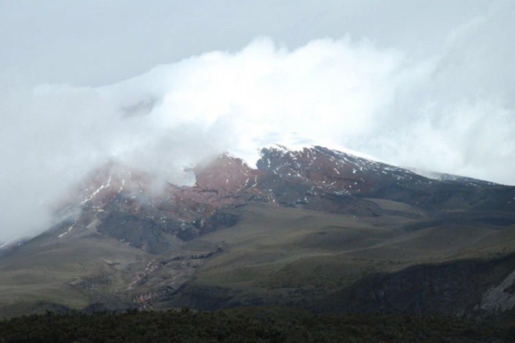 Cotopaxi w chmurach