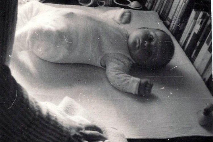Tuż po urodzeniu, 1970